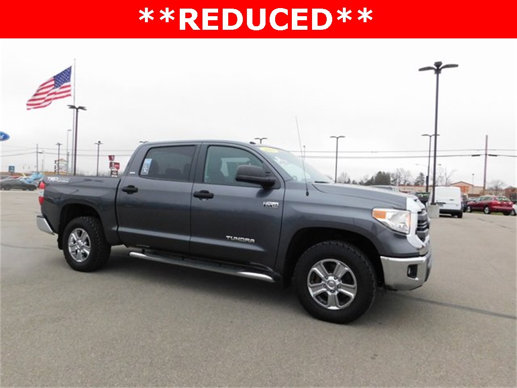Pre Owned 2015 Toyota Tundra Sr5 4wd 4d Crewmax